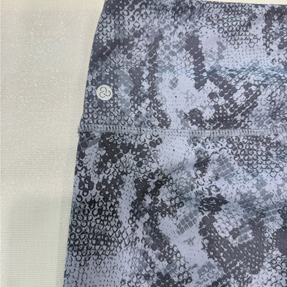 Zella Purple Charcoal Snake Print Leggings Size Medium - Picture 4 of 5